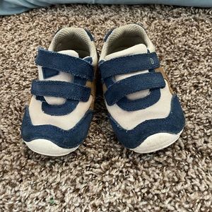 Stride Rite 5.5 Wide Soft Motion Toddler Shoes
